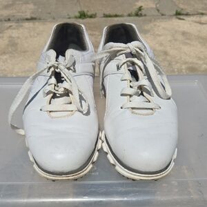 Men's White Golf Shoes - Classic Lace-Up